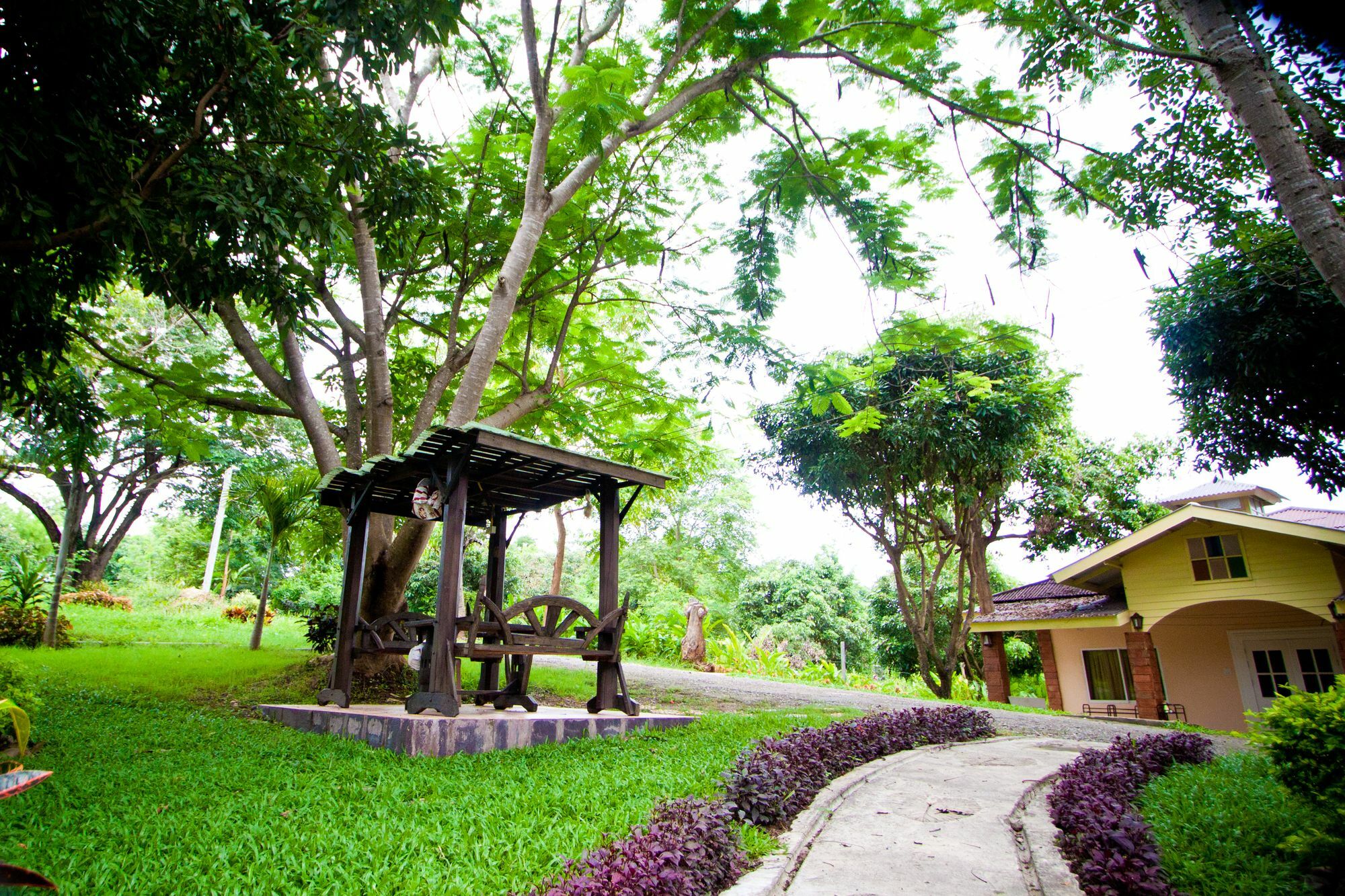 Touch Star Resort - Doi Inthanon Чом Тонг Екстериор снимка