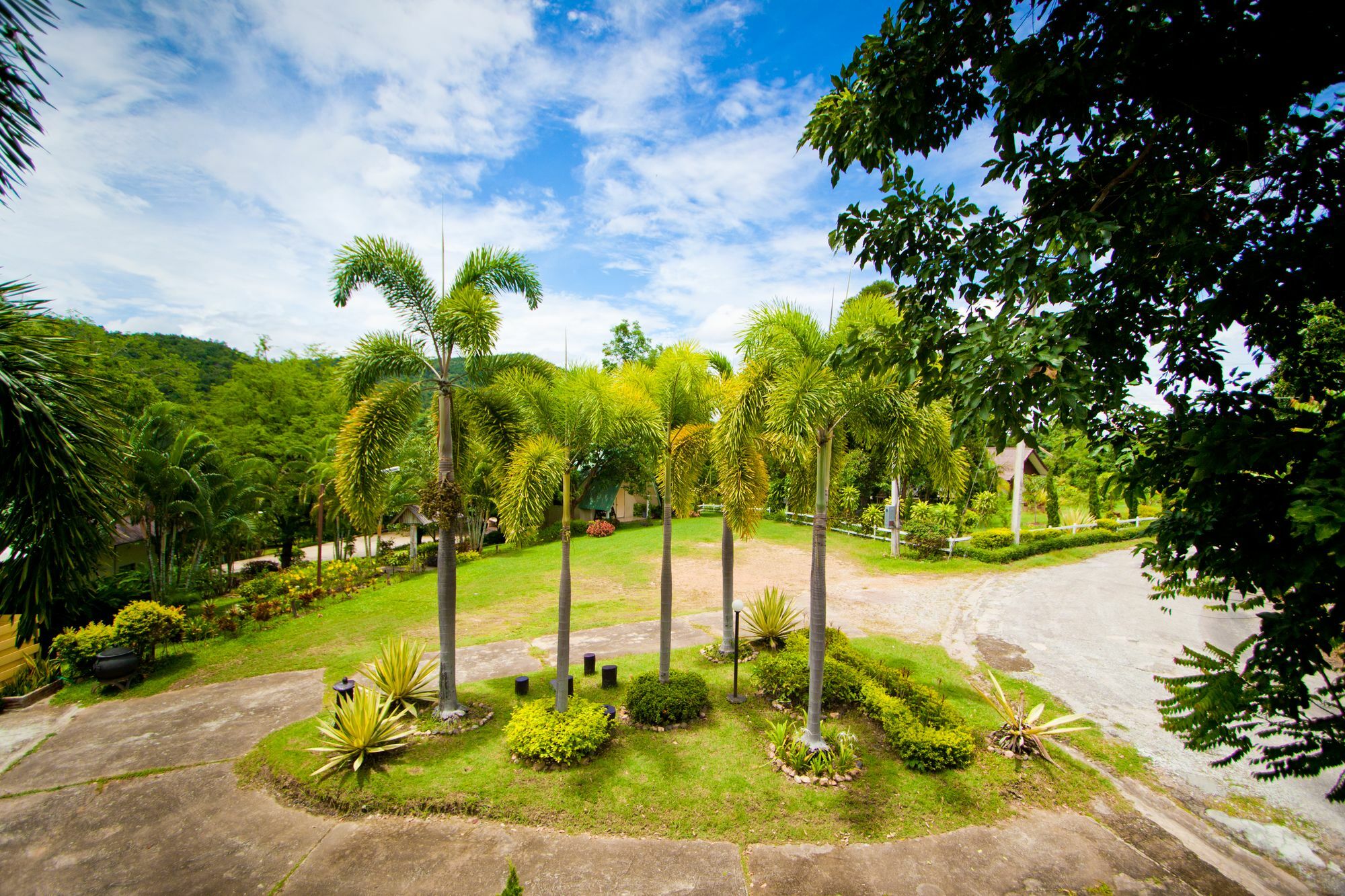 Touch Star Resort - Doi Inthanon Чом Тонг Екстериор снимка